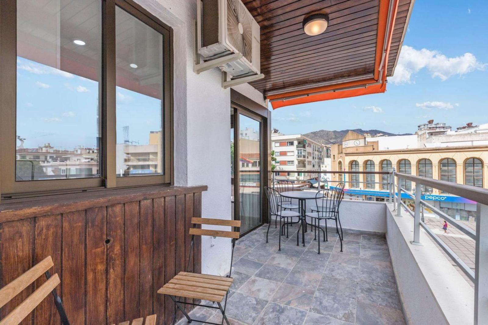 Nogalera Rainbow 2-Bedroom Apartment, Pool And Parking By Namaste Elite Torremolinos Exterior photo
