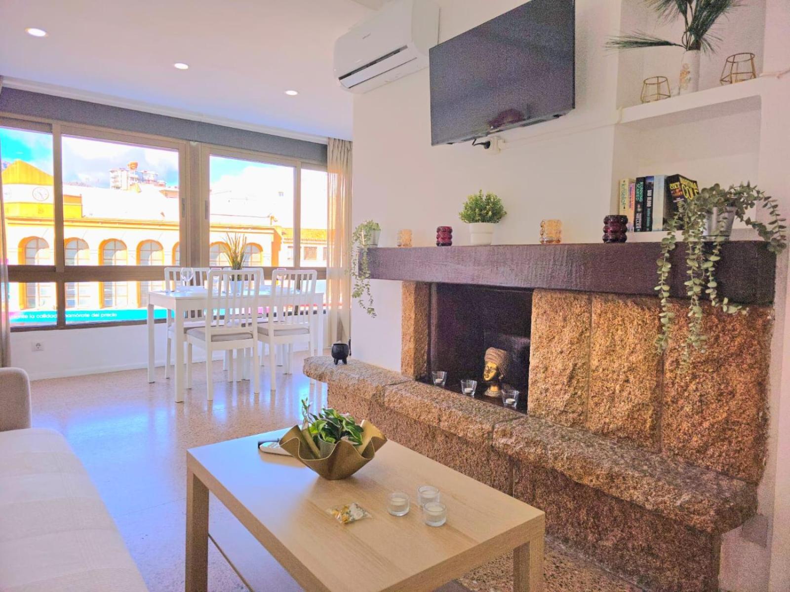 Nogalera Rainbow 2-Bedroom Apartment, Pool And Parking By Namaste Elite Torremolinos Exterior photo