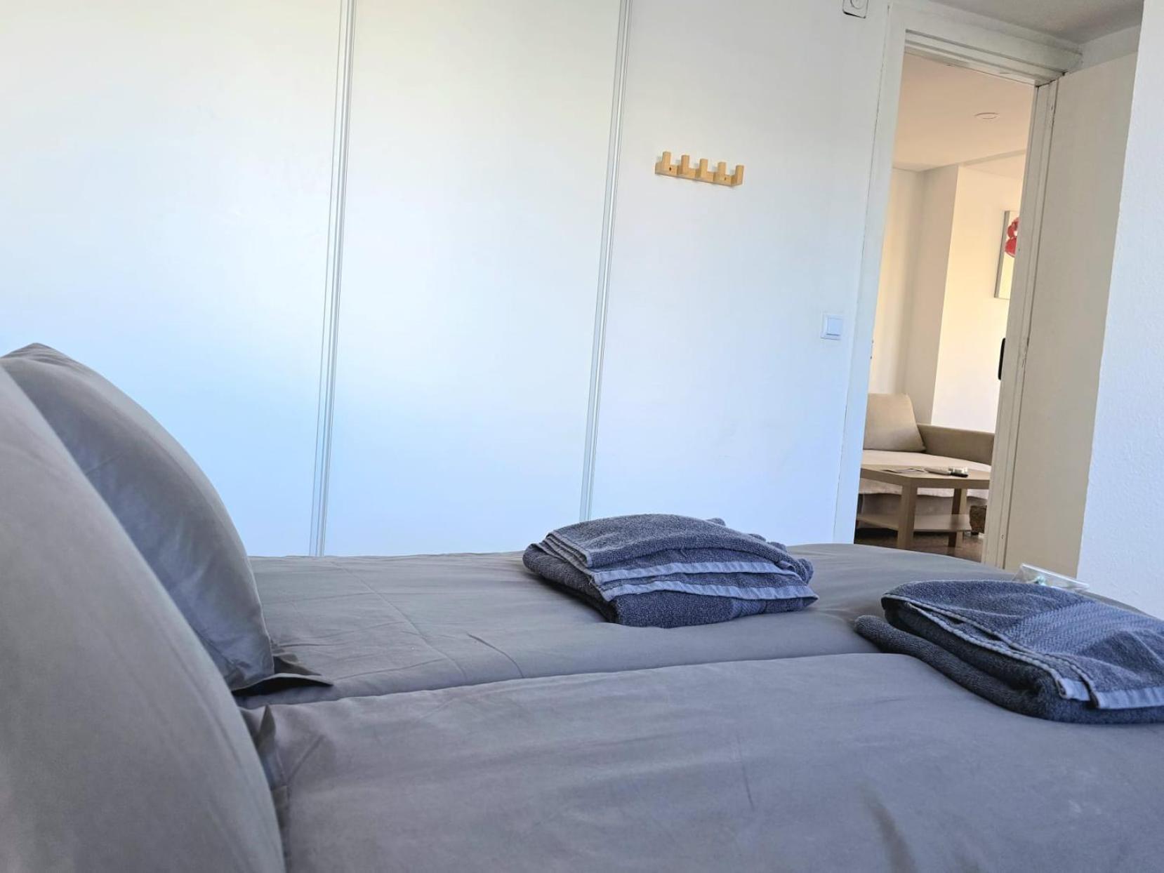 Nogalera Rainbow 2-Bedroom Apartment, Pool And Parking By Namaste Elite Torremolinos Exterior photo